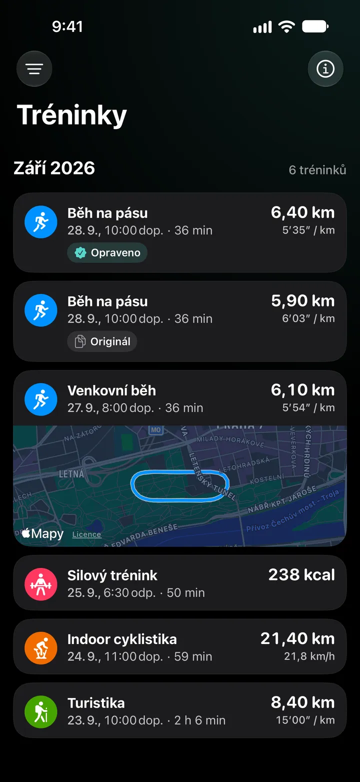 Seznam tréninků za září 2026: opravený běh na pásu se 6,40 km nad původním s 5,90 km, dále venkovní běh s trasou, silový trénink, indoor cyklistika a turistika.