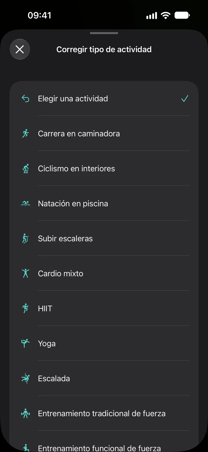 Lista “Corregir tipo de actividad” en Fix My Workout: carrera en caminadora, ciclismo en interiores, natación en piscina, subir escaleras, cardio mixto, HIIT, yoga, escalada y entrenamiento de fuerza.