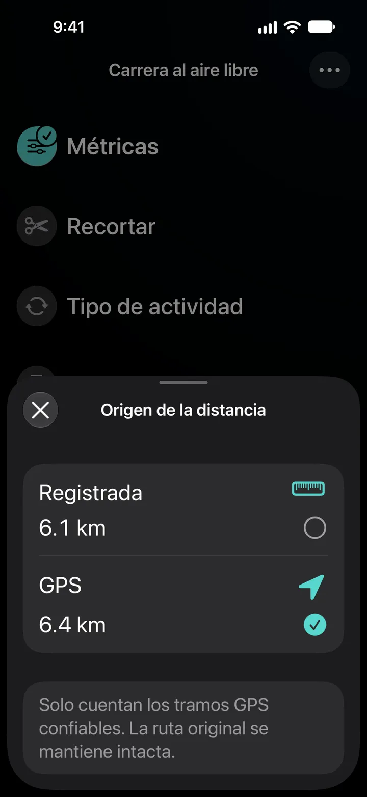 Origen de la distancia de una carrera al aire libre: registrada 6.1 km o GPS 6.4 km, con GPS seleccionado. Solo cuentan los tramos GPS confiables.