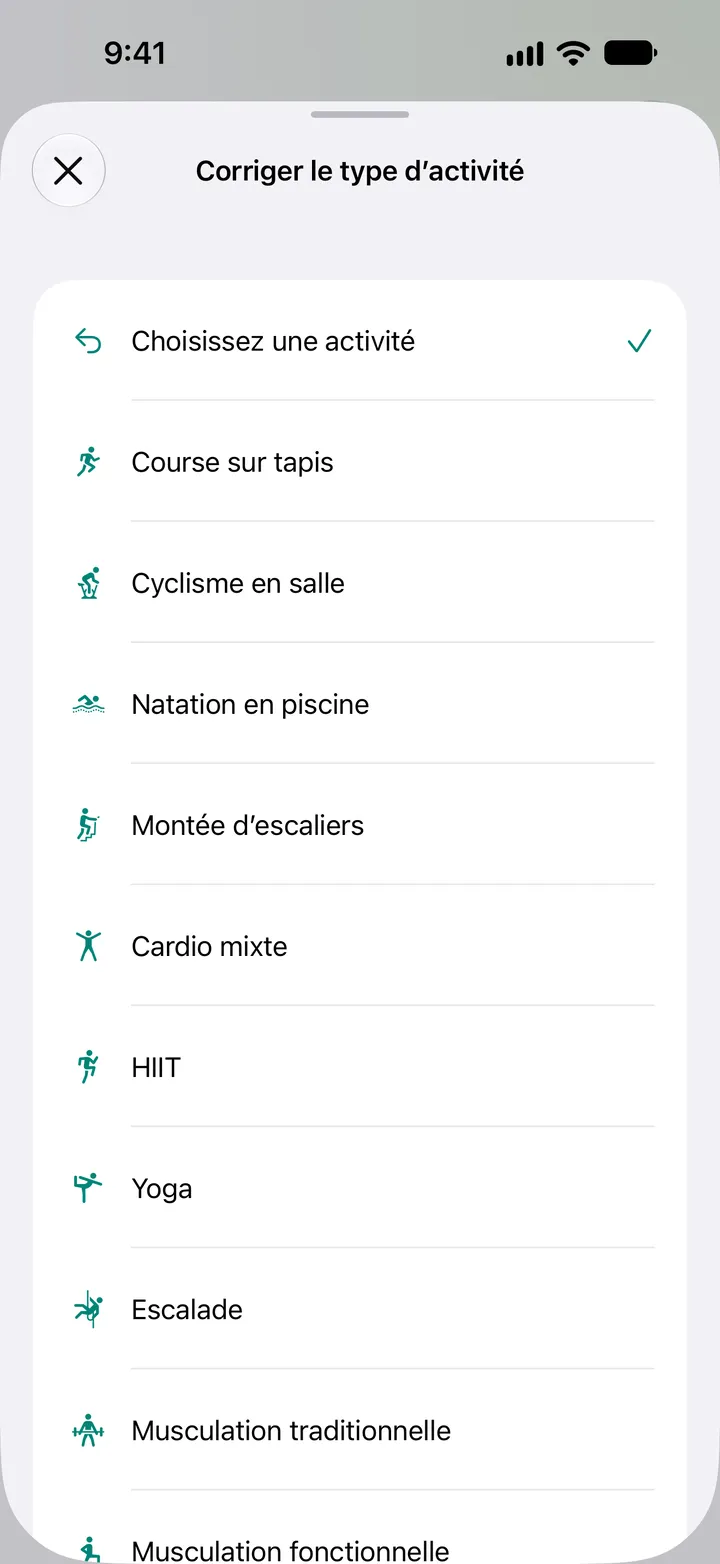 Liste « Corriger le type d’activité » : course sur tapis, cyclisme en salle, natation en piscine, montée d’escaliers, cardio mixte, HIIT, yoga, escalade et musculation.