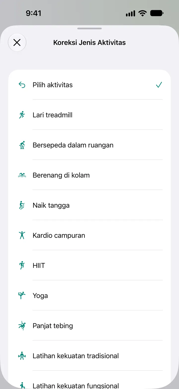 Daftar “Koreksi Jenis Aktivitas”: lari treadmill, bersepeda dalam ruangan, renang di kolam, naik tangga, kardio campuran, HIIT, yoga, panjat tebing, dan latihan kekuatan.