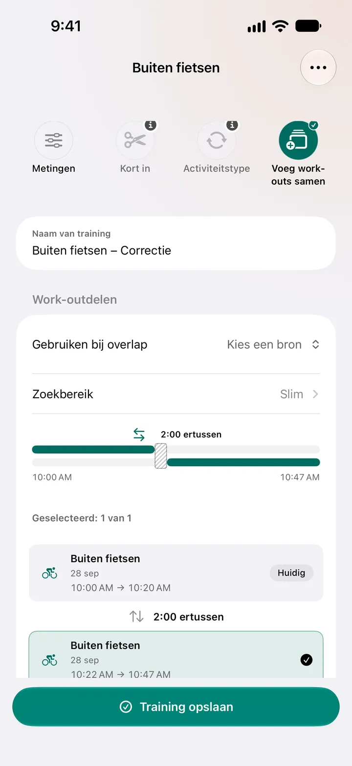 Twee fietsritten buiten met twee minuten ertussen, 10:00 tot 10:20 en 10:22 tot 10:47, geselecteerd om samen te voegen, met een bronkeuze waar ze overlappen.