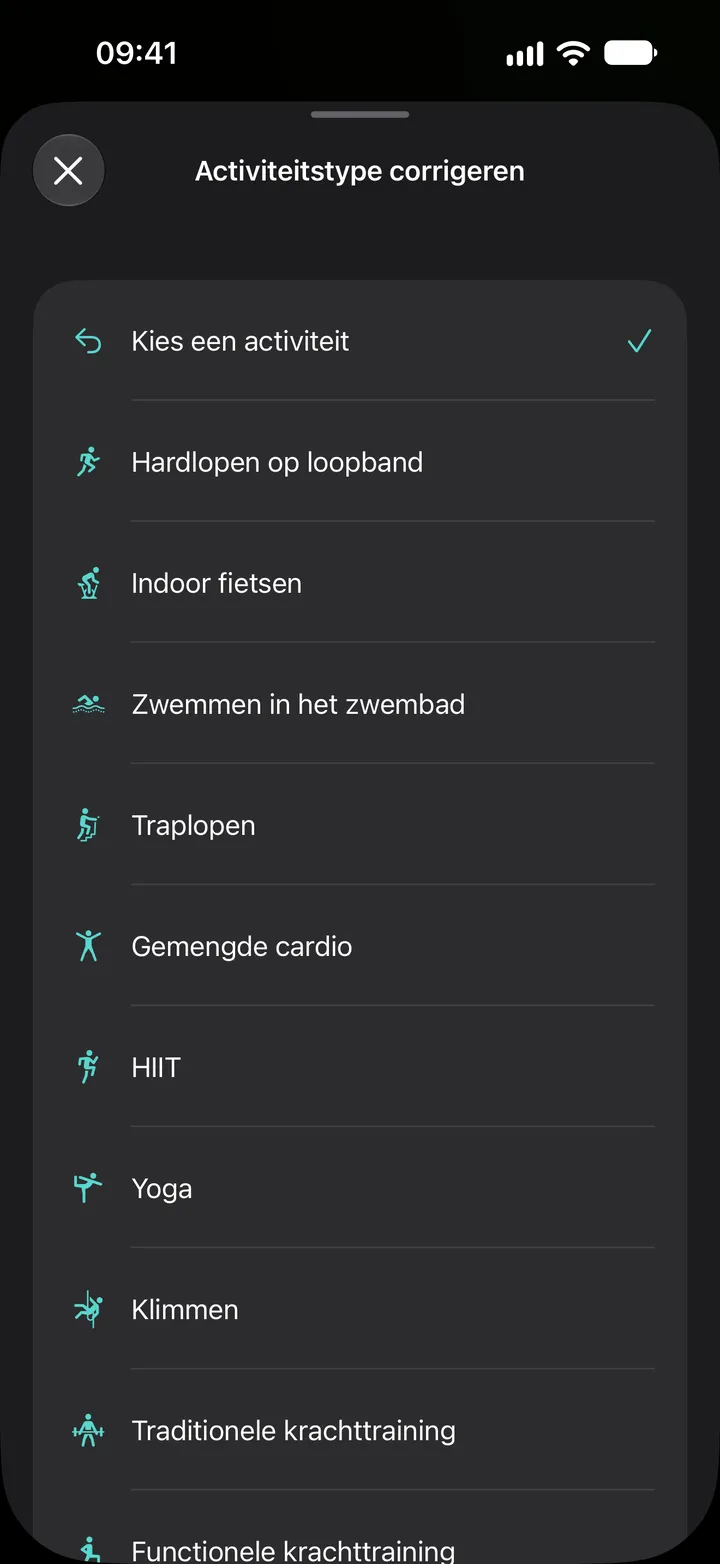 Lijst Activiteitstype corrigeren in Fix My Workout: hardlopen op loopband, indoor fietsen, zwemmen in het zwembad, traplopen, gemengde cardio, HIIT, yoga, klimmen en krachttraining.