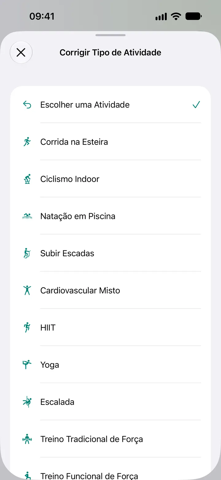 Lista Corrigir Tipo de Atividade no Fix My Workout: corrida na esteira, ciclismo indoor, natação em piscina, subir escadas, cardiovascular misto, HIIT, ioga, escalada e treino de força.