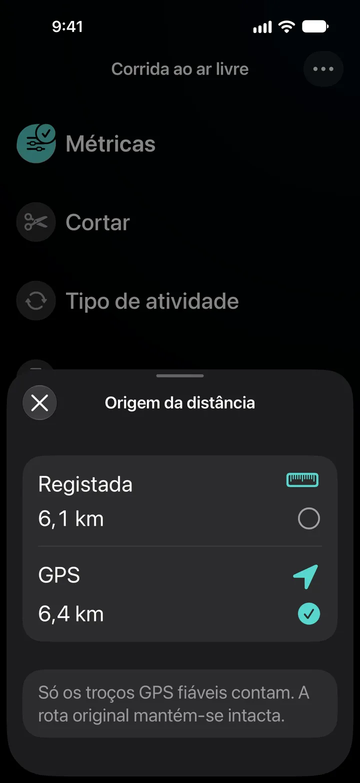 Origem da distância de uma corrida ao ar livre: registada 6,1 km ou GPS 6,4 km, com GPS selecionado. Só os troços GPS fiáveis contam.