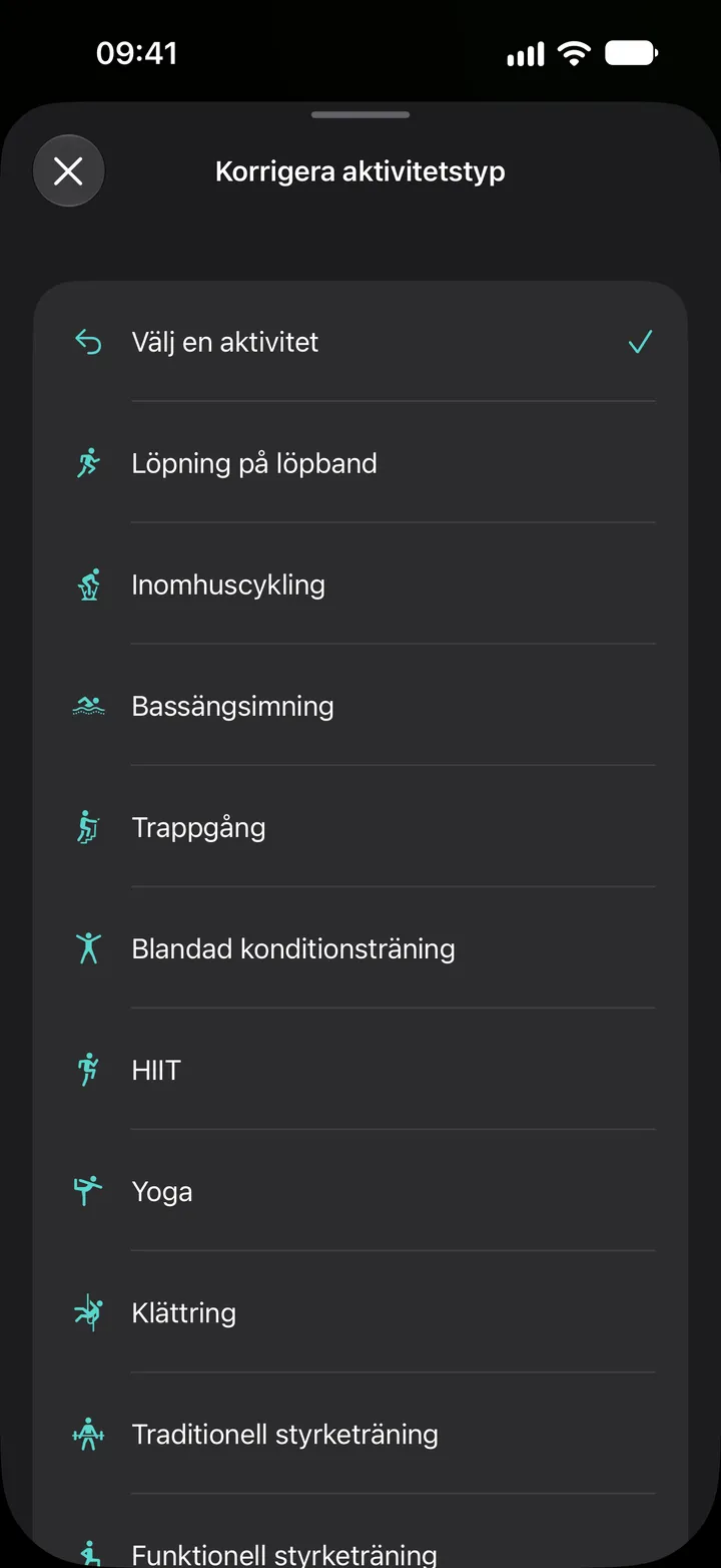 Listan Korrigera aktivitetstyp i Fix My Workout: löpning på löpband, inomhuscykling, bassängsimning, trappgång, blandad konditionsträning, HIIT, yoga, klättring och styrketräning.