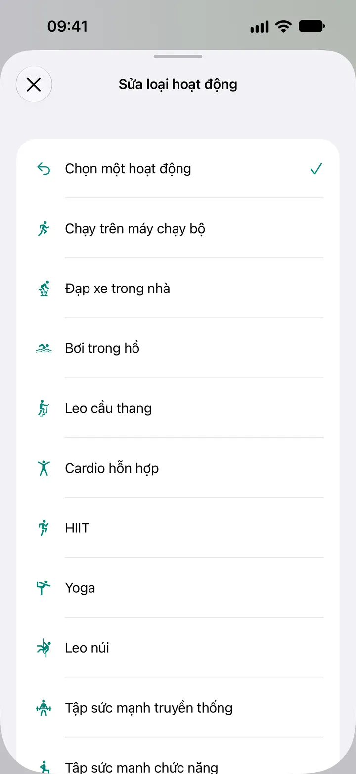 Danh sách “Sửa loại hoạt động” trong Fix My Workout: chạy trên máy chạy bộ, đạp xe trong nhà, bơi trong hồ, leo cầu thang, cardio hỗn hợp, HIIT, yoga, leo núi và tập sức mạnh.