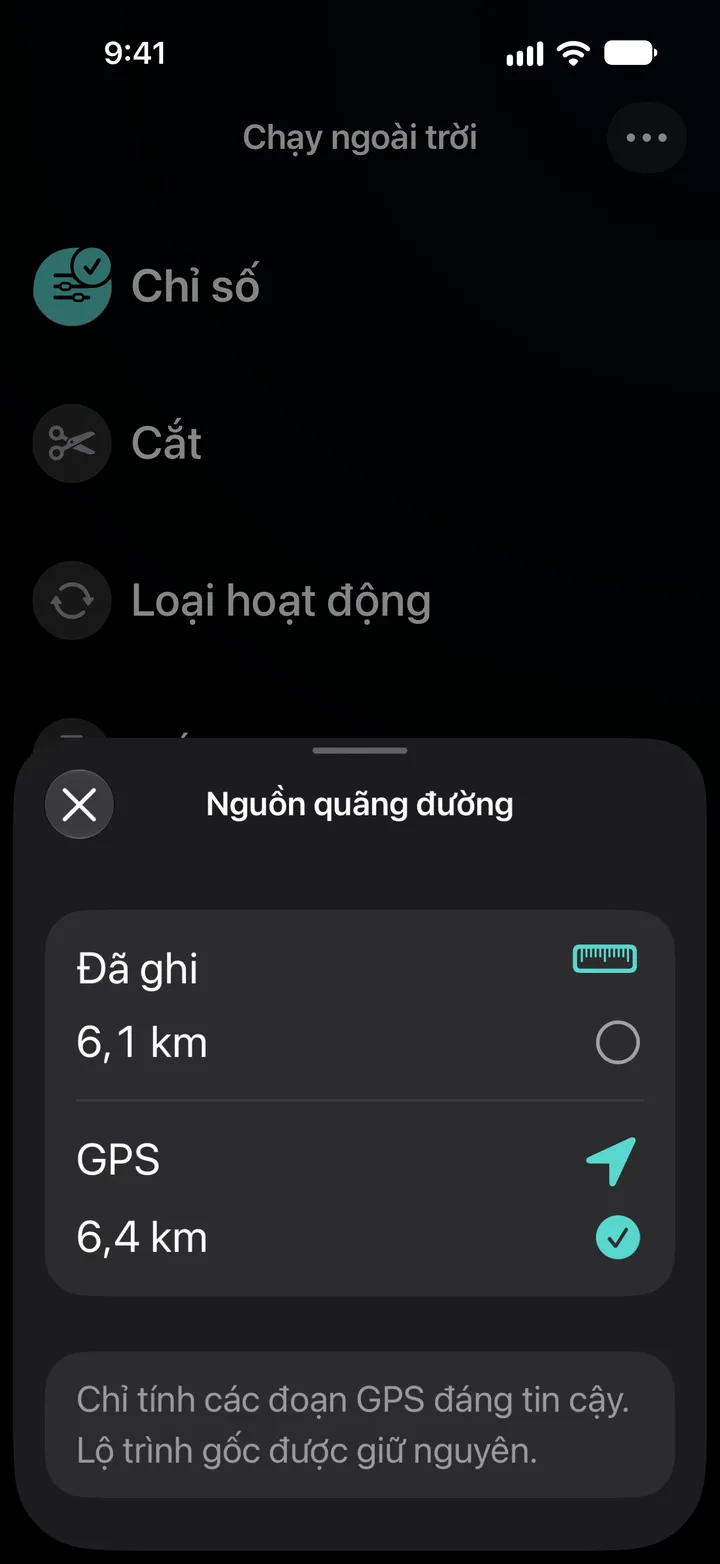 Nguồn quãng đường của một bài chạy ngoài trời: đã ghi 6,1 km hoặc GPS 6,4 km, đang chọn GPS. Chỉ tính các đoạn GPS đáng tin cậy.